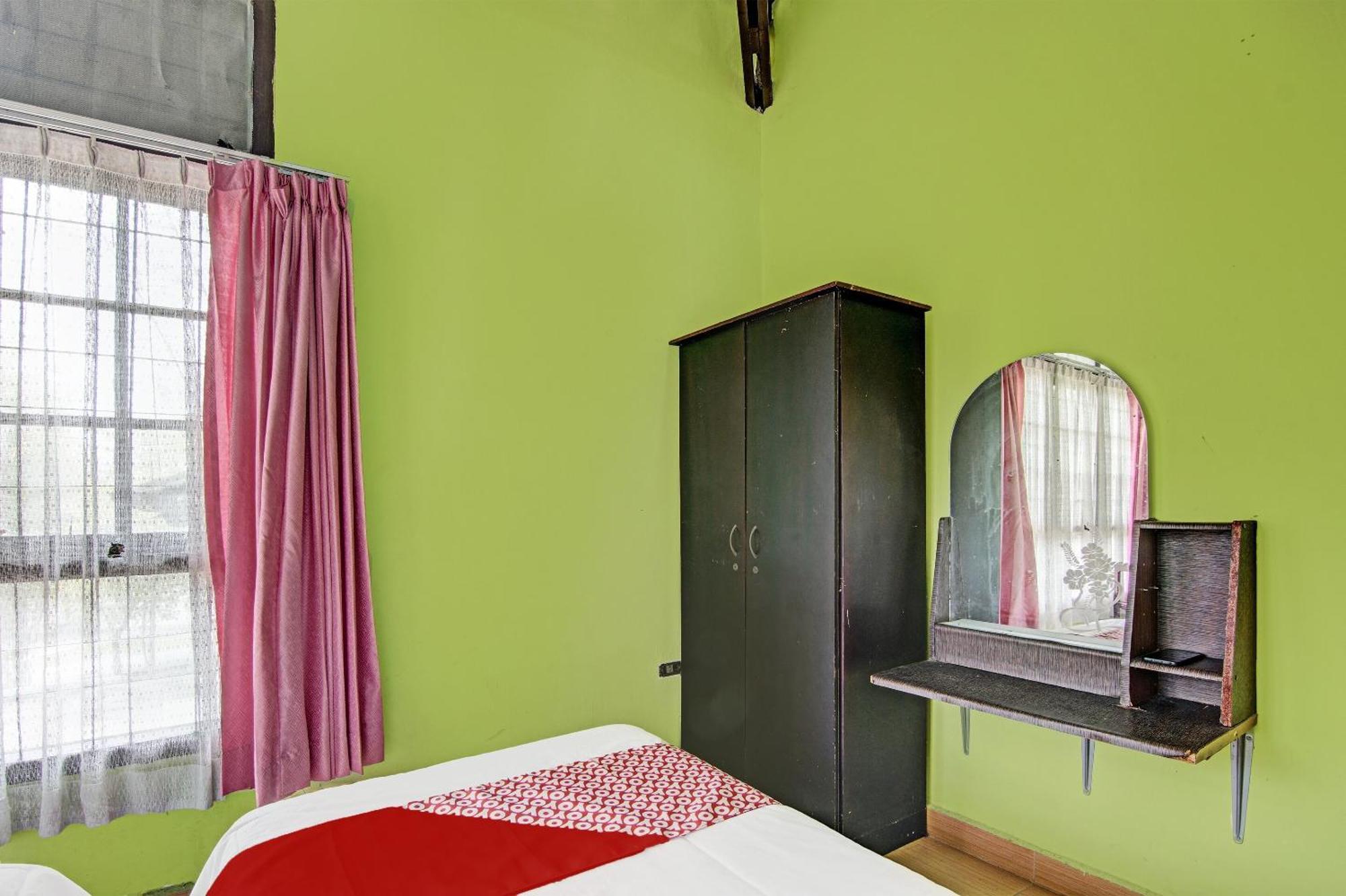 Oyo 92331 Rindu Sempadan Near Taman Wisata Rindu Sempadan 2*